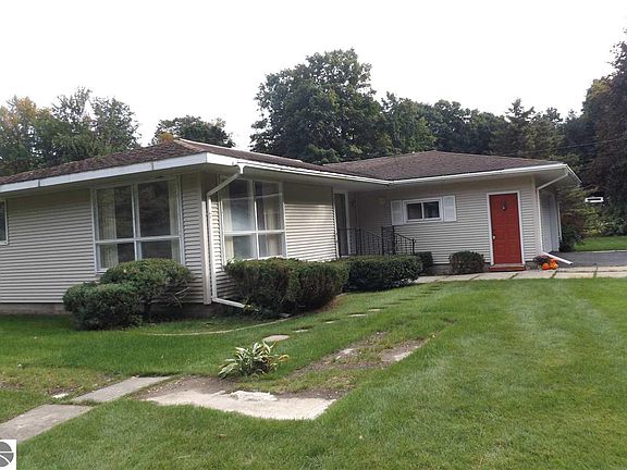 2nd image of 3684 Central Park Dr