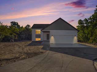 9370 Dicey St, Montague, MI 49437