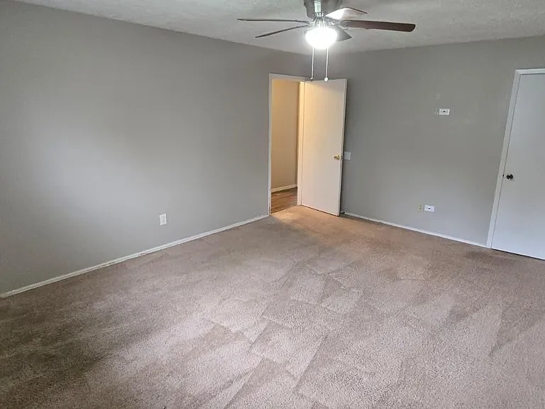 1419 Twining Oaks Ln — Photo 8