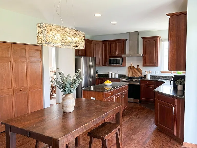 14615 Colonial Pkwy — Photo 8
