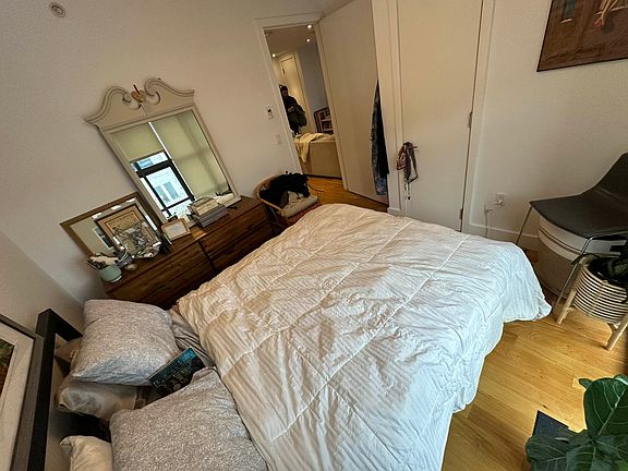 4th image of 1040 Dean St APT 200