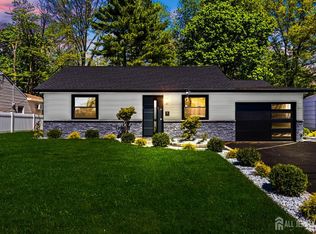 5 Miko Rd, Edison, NJ 08817