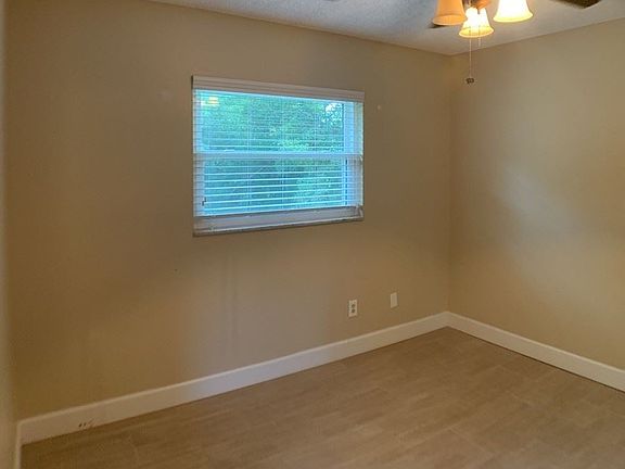 5th image of 511 Park Dr