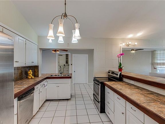 5th image of 585 Val Mar Dr