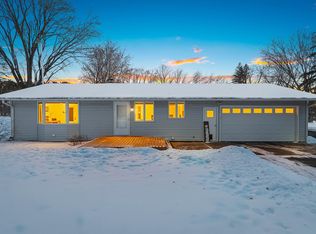 5362 Bramschreiber Rd, Little Suamico, WI 54141