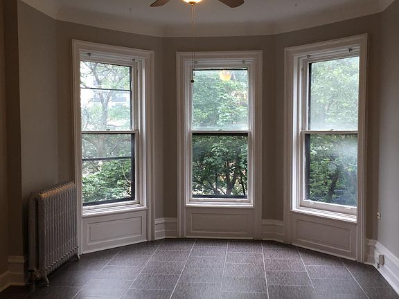 2nd image of 2717 N Pine Grove Ave