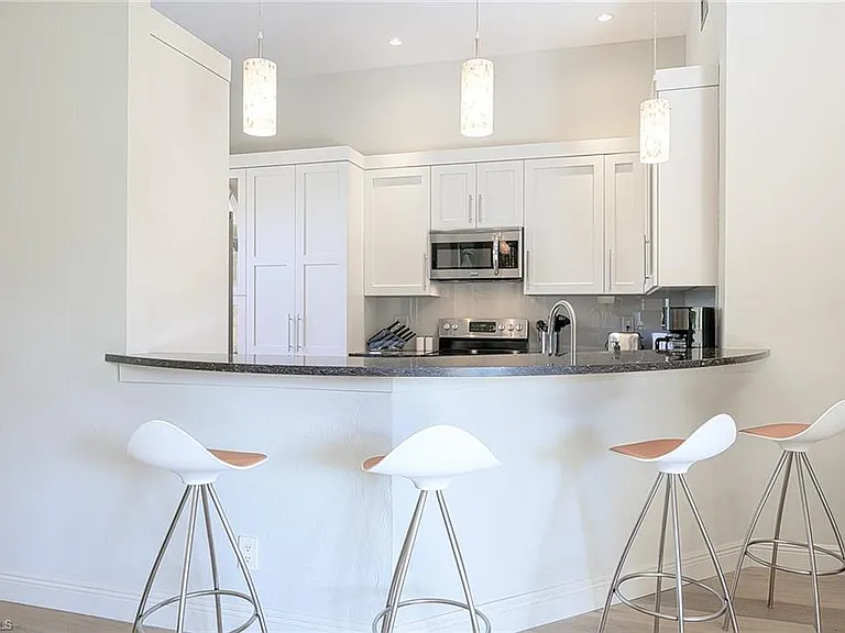 589 Beachwalk Cir #P-203 — Photo 9