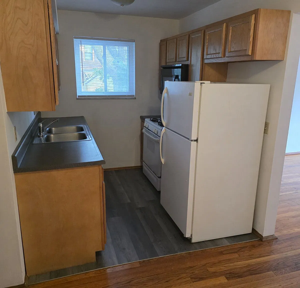 111 Koehler Ave — Photo 1