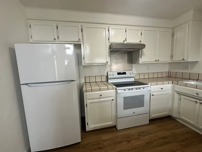 547 De Leon Dr — Photo 5
