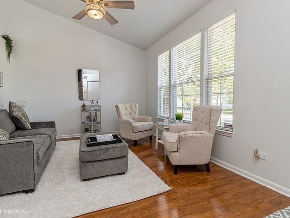 3rd image of 1805 Harvest Ln