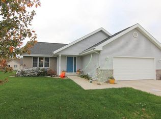 868 Peace Ln, Oregon, WI 53575