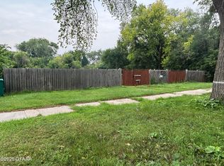 509/513 N Front St, Crookston, MN 56716