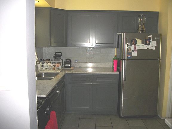 5th image of 16130 Ozark Ave