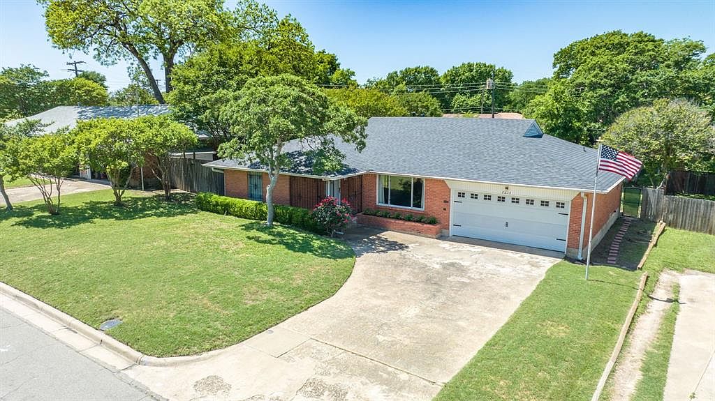 7615 Bearden Ln, Dallas, TX 75227 | Zillow