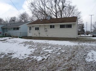 81 W Hopkins Ave, Pontiac, MI 48340
