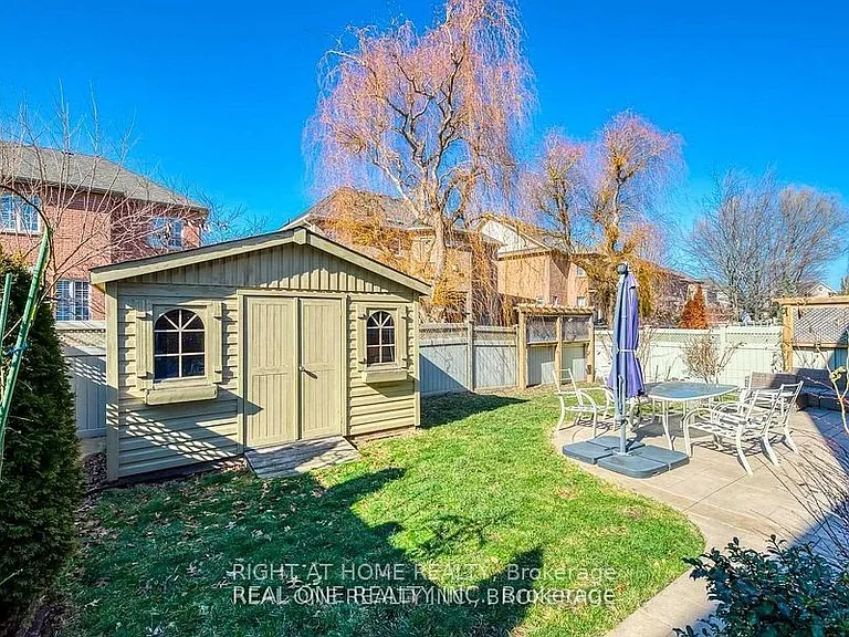 96 Spring Azure Cres — Photo 38