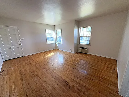 517 Photo 1