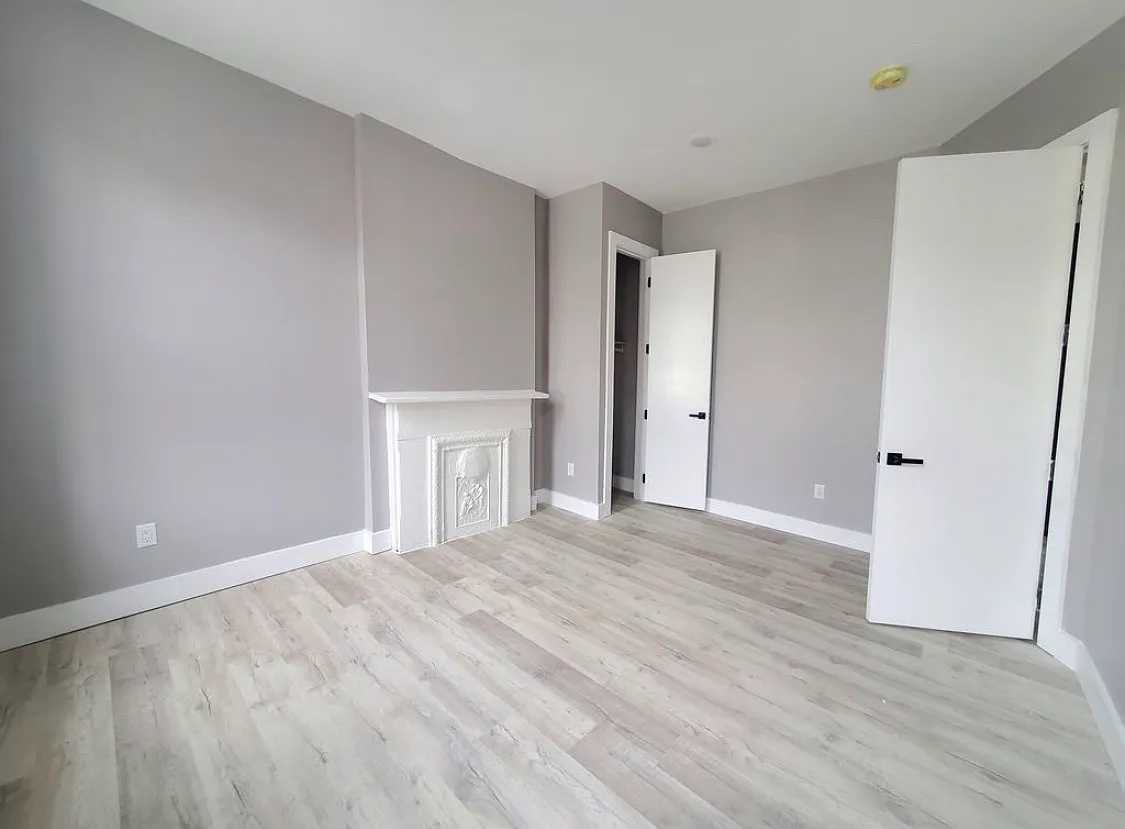 2 bed, 800 sqft, $2,300 — Photo 4