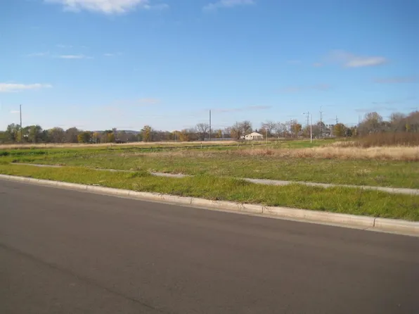 L22 Welter Dr #Du, Prairie Du Chien, WI 53821