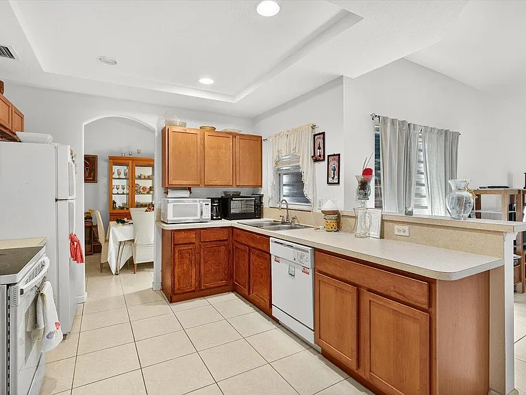 1058 SW Locke Ave — Photo 14