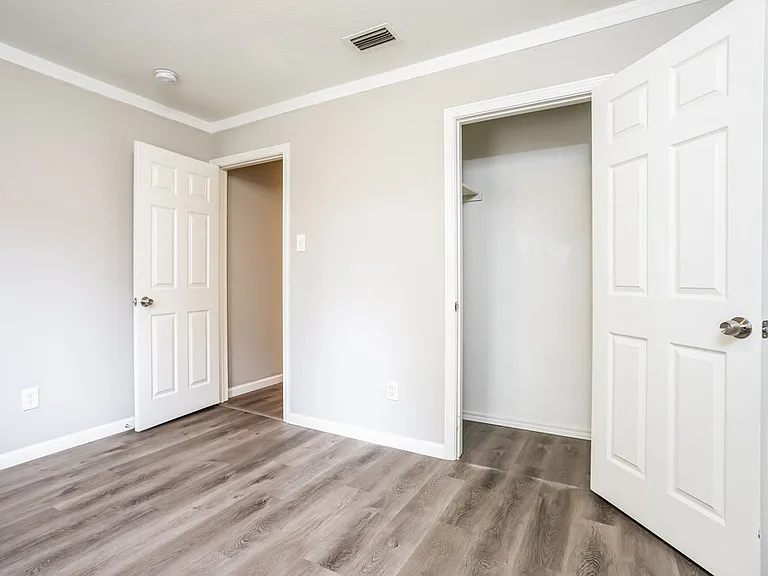 4210 Glen Hollow Cir — Photo 15
