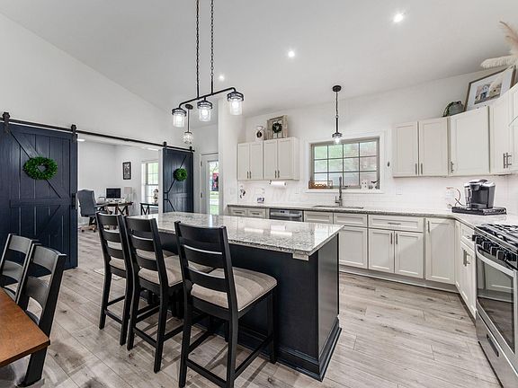 5th image of 680 Albany Way