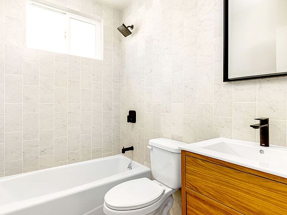 5th image of 2119 Mathews Ave #G
