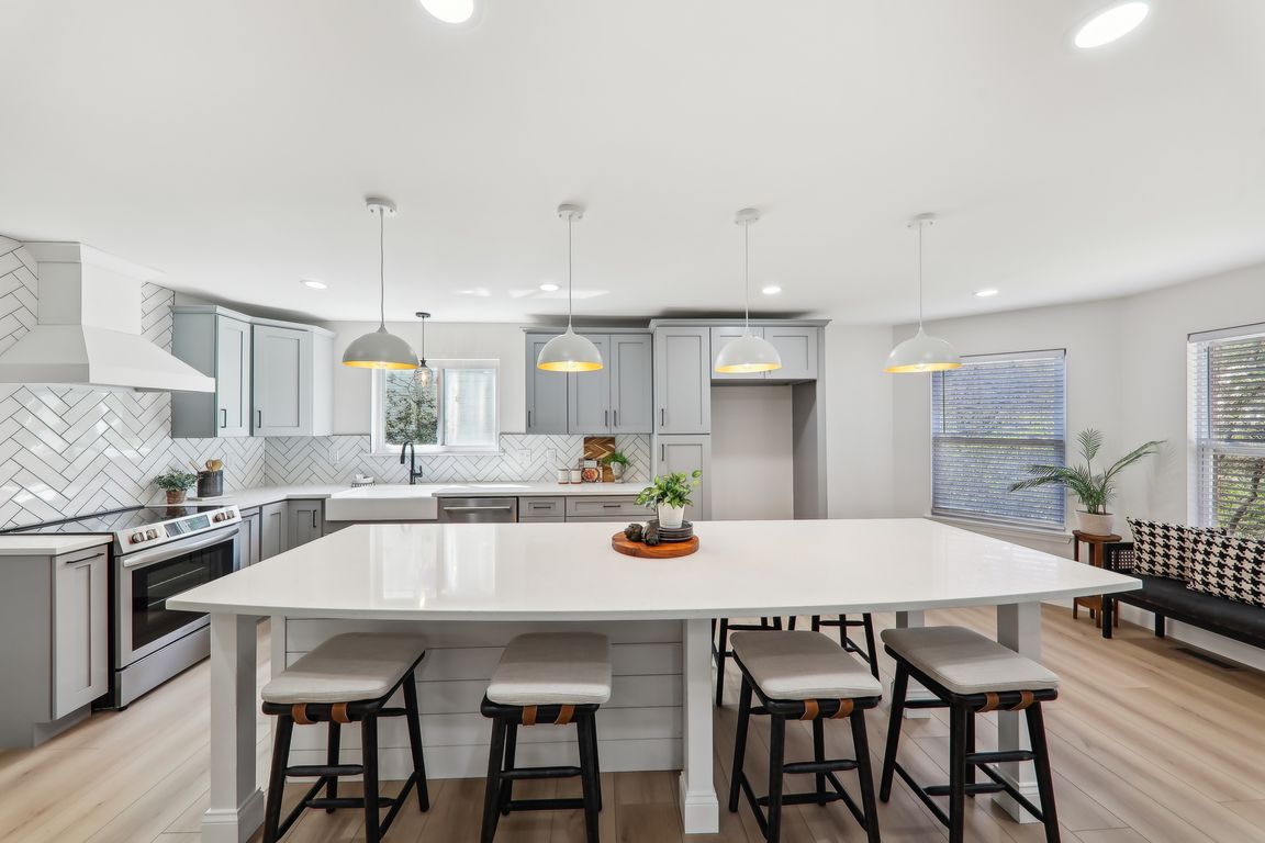 16130 Surfview Ct-2304-019.jpg