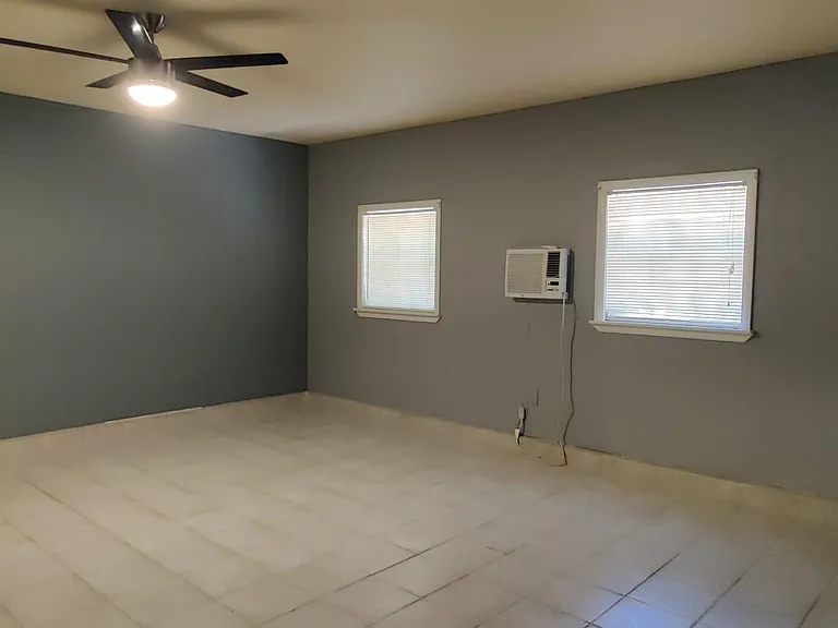 converted garage (extra family room, bedroom, or storage)