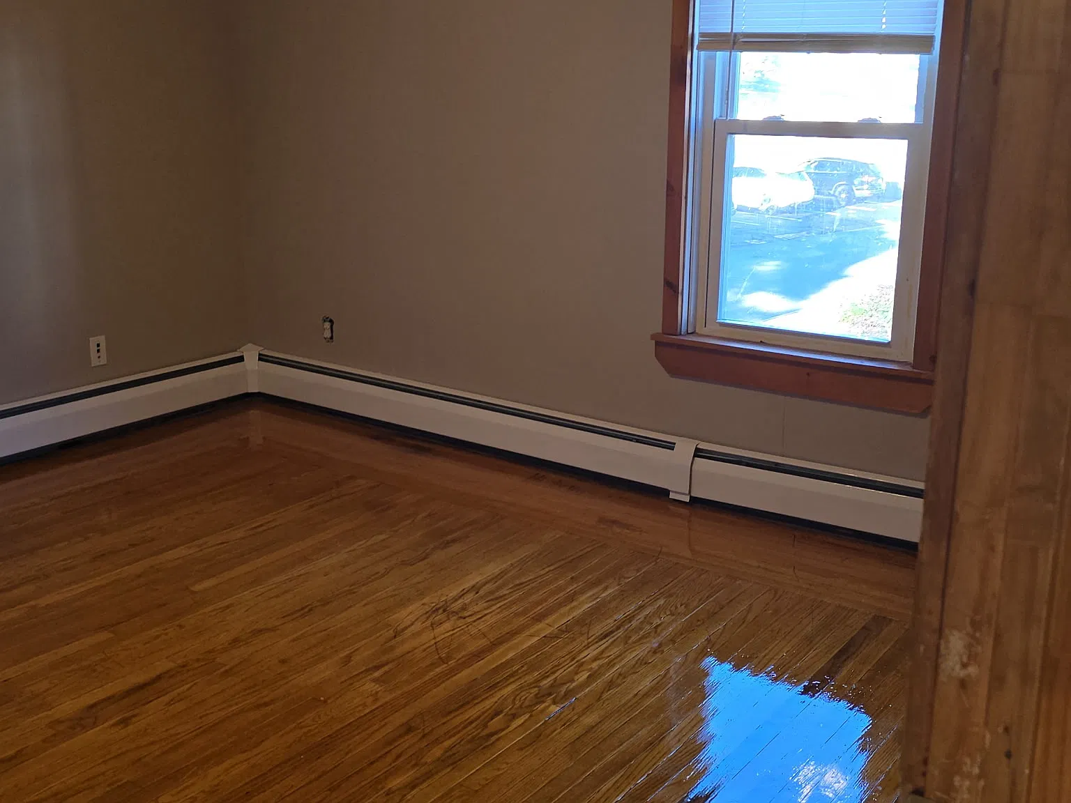 3 bed, 1.5 bath, 2000 sqft, $2,900 — Photo 3