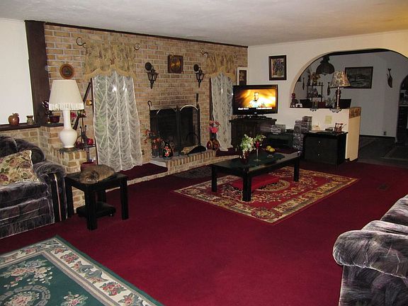 3rd image of 104 Springhouse Rd
