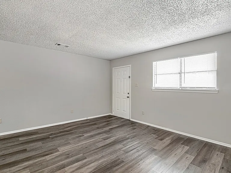 1709 Short St #B — Photo 7