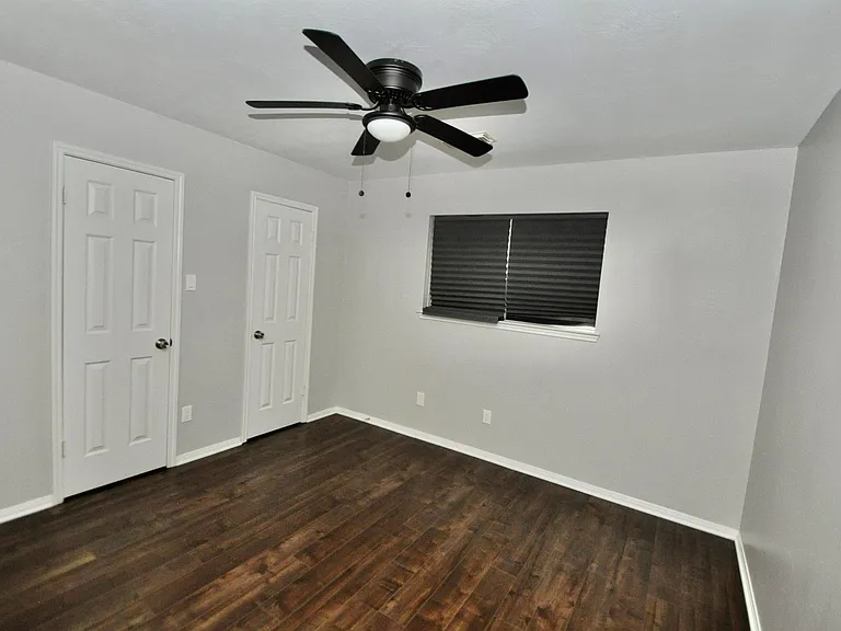 8819 Hedgestone Ct — Photo 23