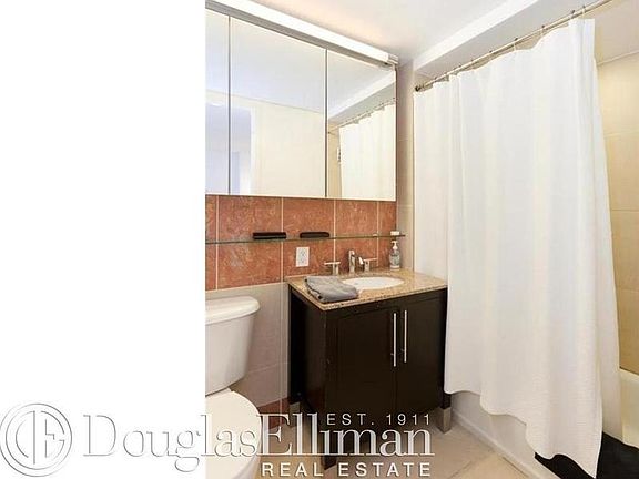 2nd image of 555 W 23rd St APT N5h