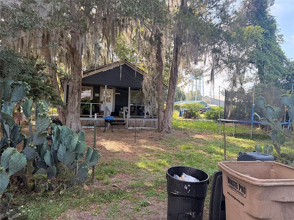 2nd image of 139 NE PATTERSON AVENUE