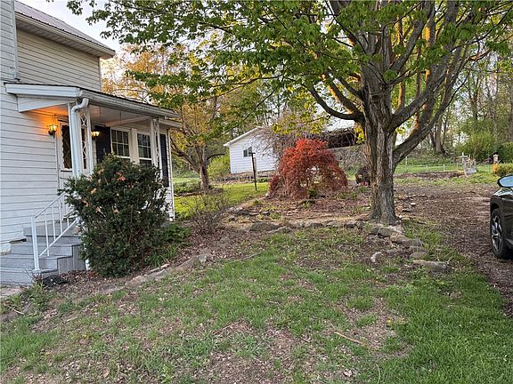 2nd image of 327 Rocktown Rd E