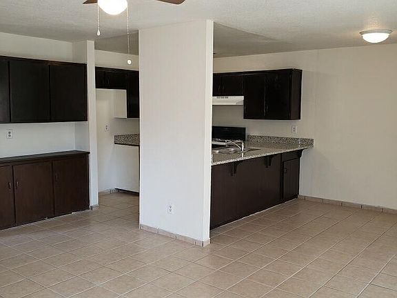 3rd image of 643 E Prospect Ave