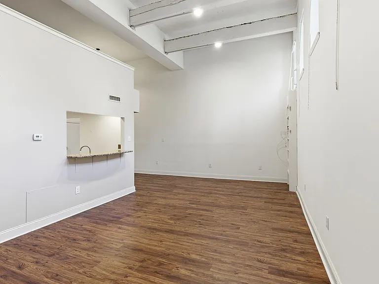 2837 Cambridge St #2 — Photo 2