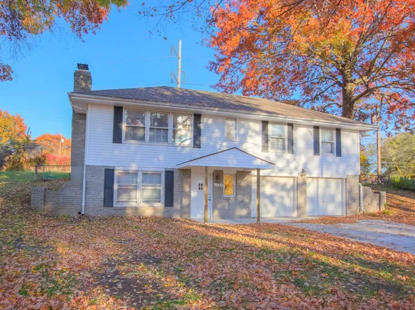 1520 NE 54th St, Kansas City, MO 64118