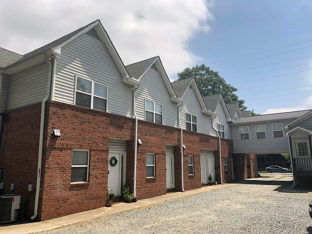Building Photo - 1508 Kenilworth Ave