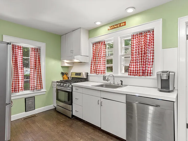 61 Hillandale Rd — Photo 11