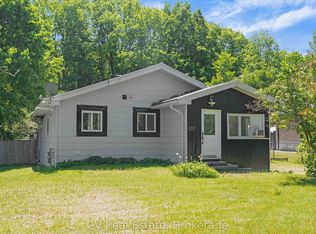637 Pinegrove Ave, Innisfil, ON L9S 2K4