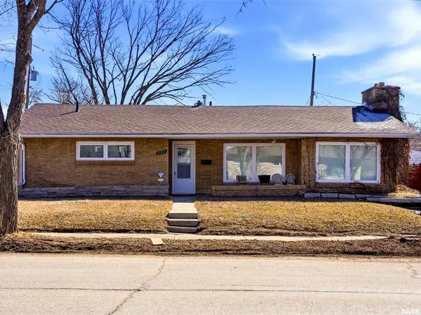 321 Elphinstone STREET, Regina, SK S4R 3W7