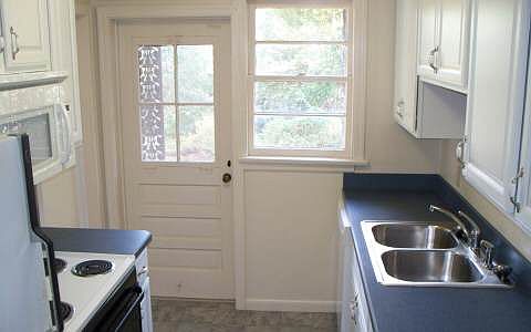 2nd image of 1095 SW Old Dogwood Ter