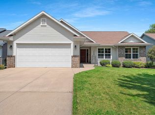 2744 W Commonwealth Ct, Appleton, WI 54914