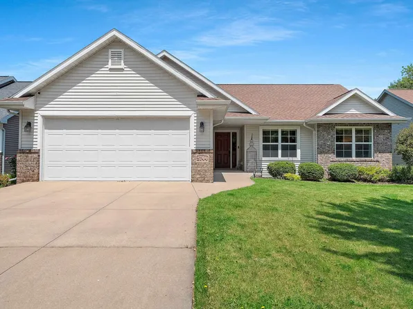 2744 W Commonwealth Ct, Appleton, WI 54914