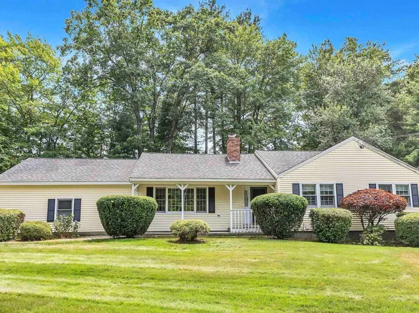 43 Castle Drive, Hooksett, NH 03106