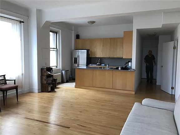 4th image of 31 Union Sq W APT 8A