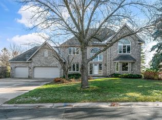 10359 Canadians Lndg, Eden Prairie, MN 55347