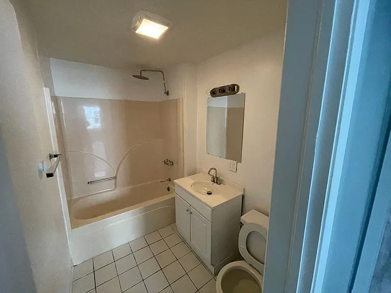 2824 Broadway St — Photo 5